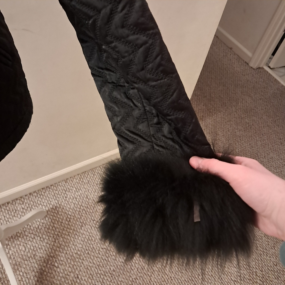 St. John Coat Women's Medium M Black Quilted Designer Fox Fur Luxury Statement - Picture 2 of 16
